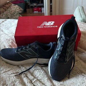 Women’s New Balance Navy Blue Athletic Trainers sz 8.5 W